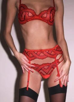 Fleur Du Mal Hendrix Embroidery V-String -Luxury Bra Store FDM 040524 22139 2 full 4765f8f5 4d6d 47aa aaed 34ff48c9b91a